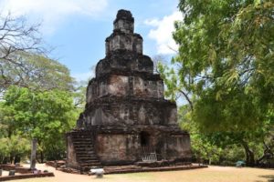 La torre a forma di Zuggurat di Polonnaruwa